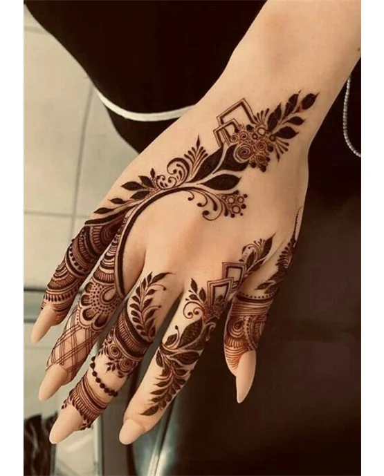 Frame Inspired Graceful Back Hand Mehndi Design Frame Inspired Graceful Back Hand Mehndi Design